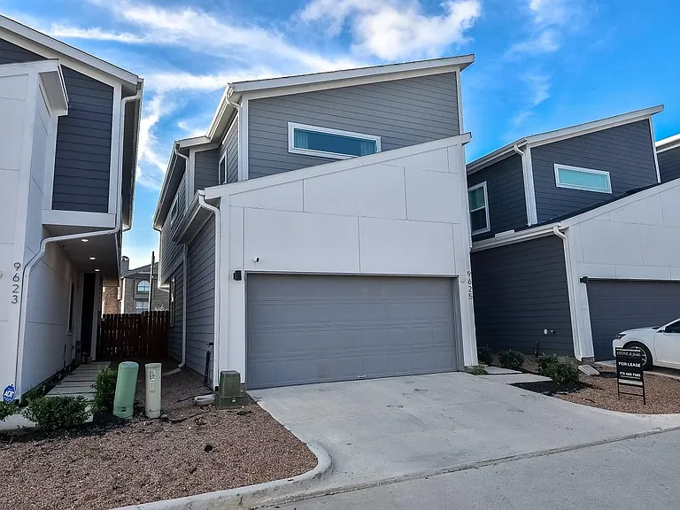 9625 Habitat St — Photo 2