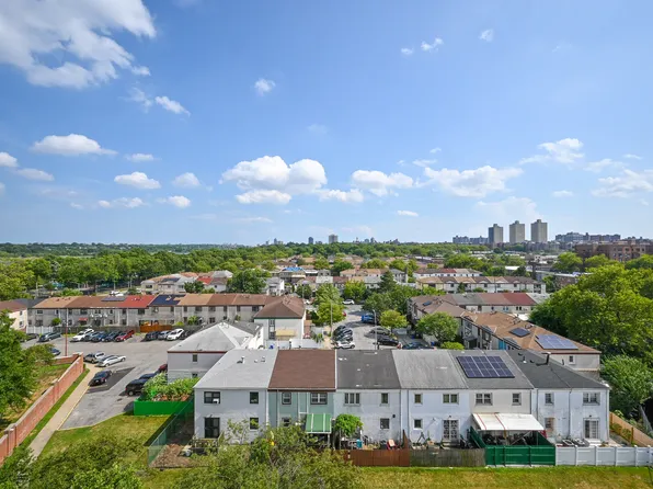 61-20 Grand Central Parkway image 17 of 28