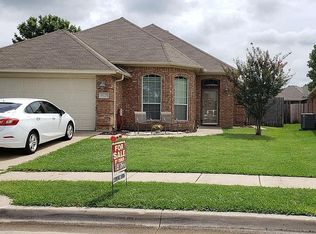 8628 Lake Springs Trl, Hurst, TX 76053
