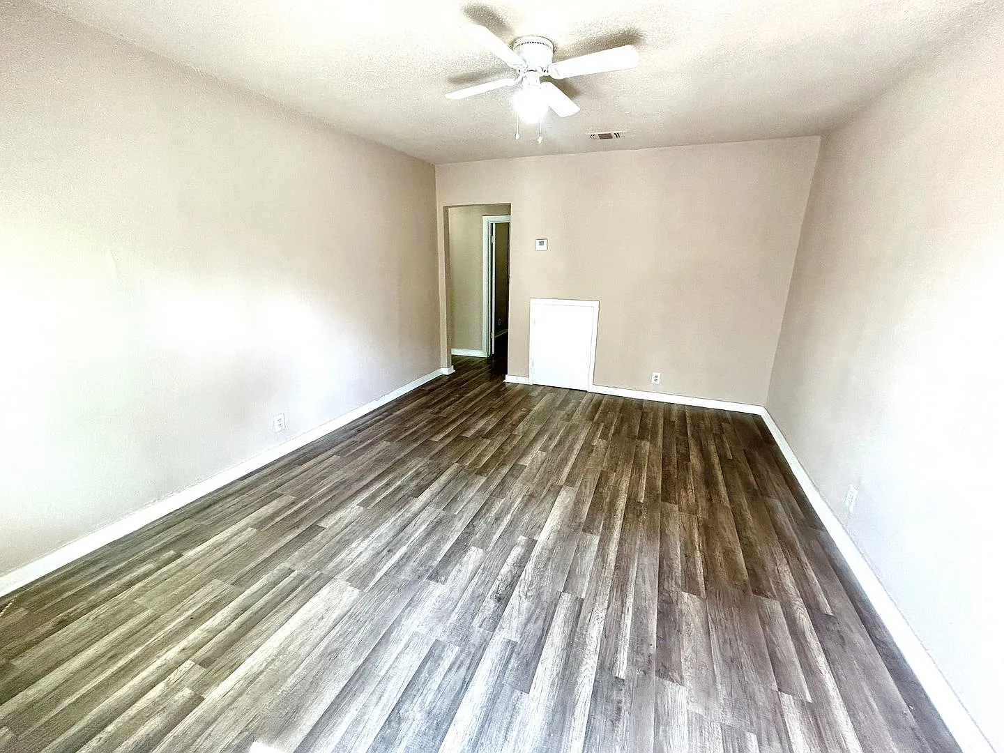 2-Bedroom Home with Water Included & No Carpet- Section 8 Accepted! — Photo 2