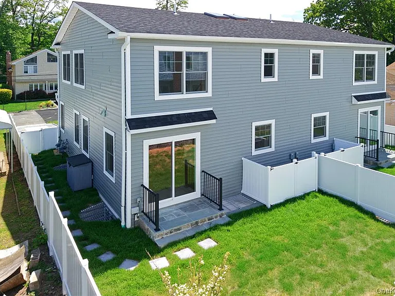 37 Corchaug Ave #B — Photo 32