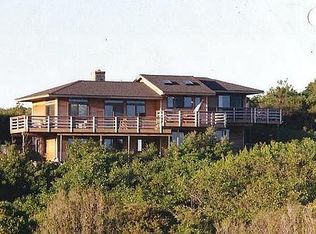 5 Sea Mist Ln, Aquinnah, MA 02535
