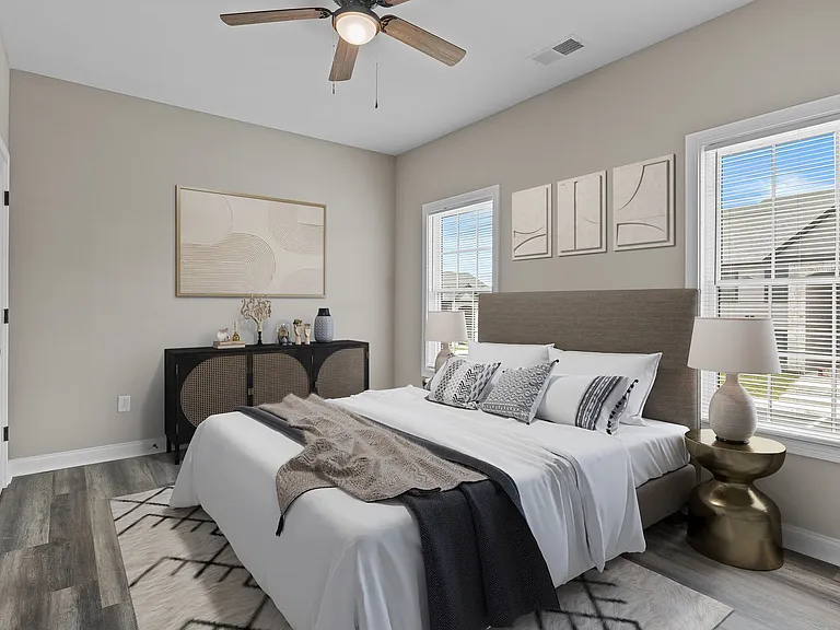 1004 Coachman Dr — Photo 3