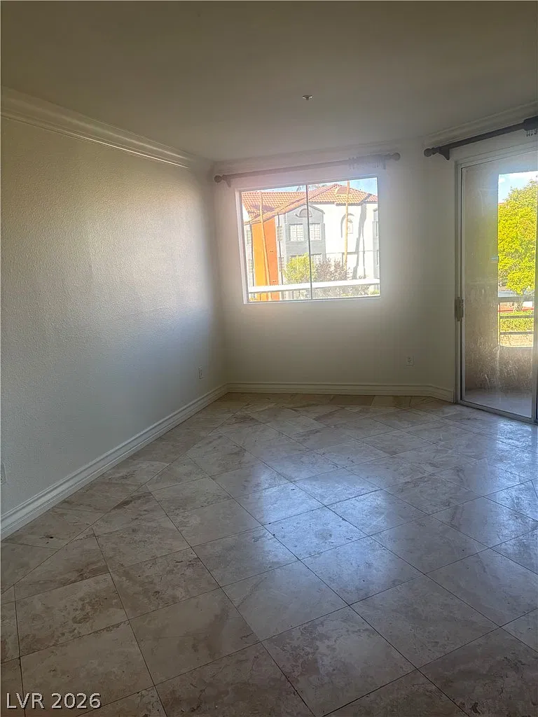 210 E Flamingo Rd — Photo 2