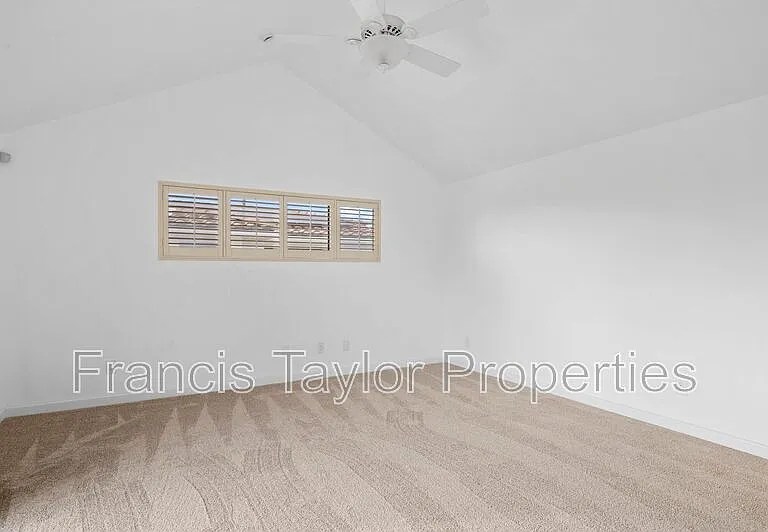1080 Circle Dr — Photo 17