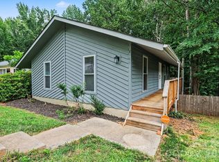 8163 Walnut Creek Ln, Charlotte, NC 28227