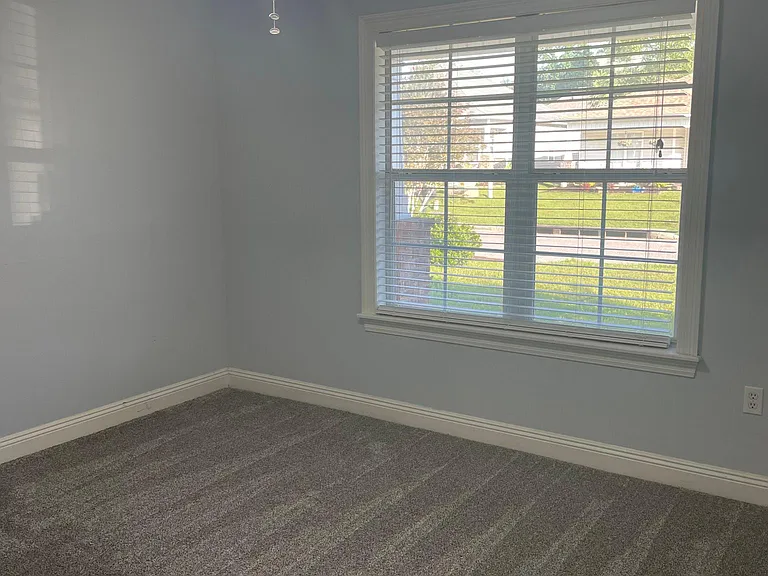 18 Clear Springs Ct — Photo 12