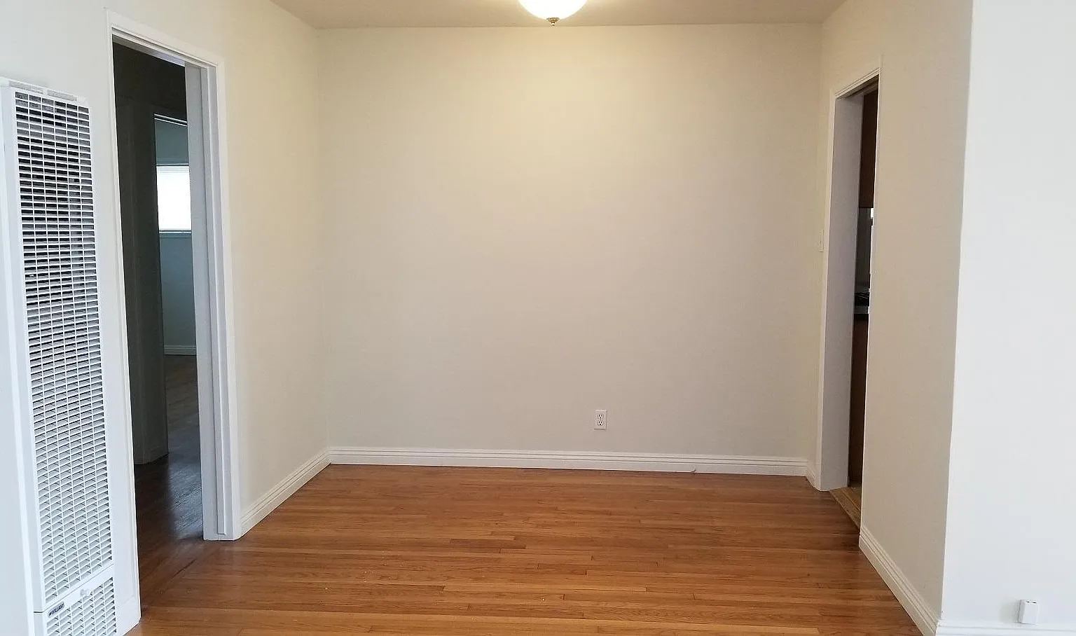 3 bed, 1120 sqft, $4,700 — Photo 4