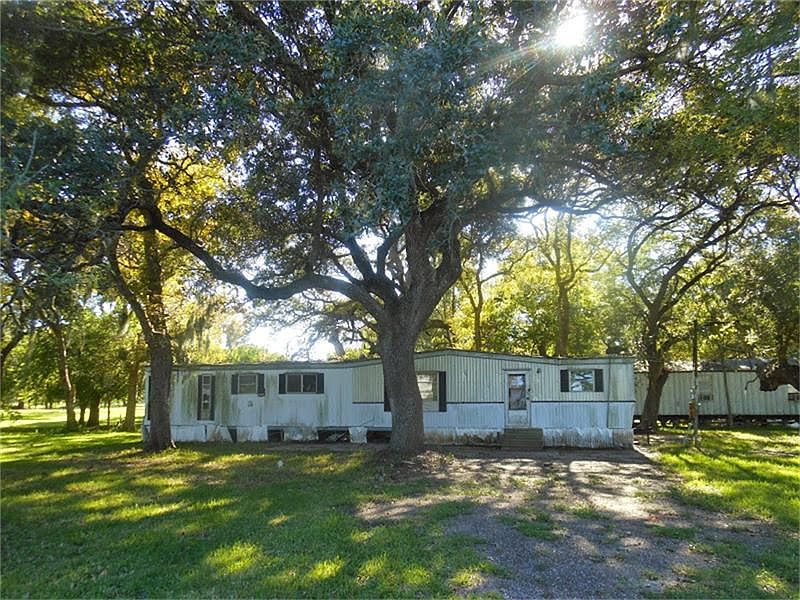 1st image of 2609 Shady Creek Ln