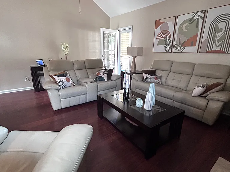 1030 Woodland Dr — Photo 9