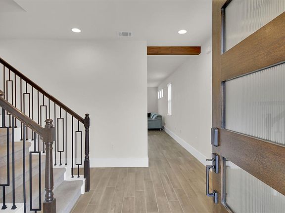 4th image of 964 Pepperbark Loop