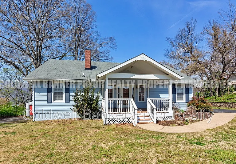 323 Walsh Rd — Photo 2
