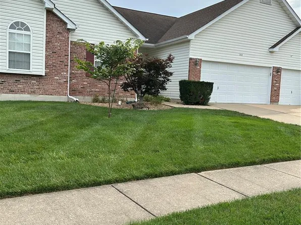 1410 Sunburst Dr, O'Fallon, MO 63366