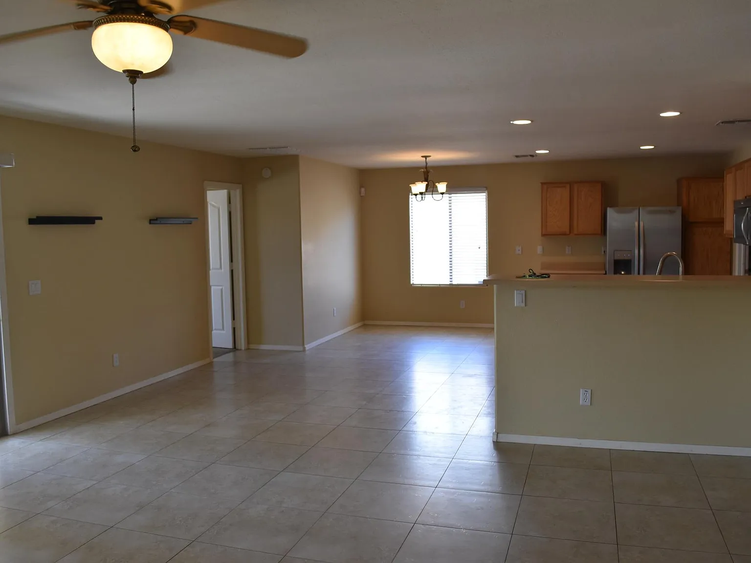3 bed, 1400 sqft, $1,695 — Photo 2