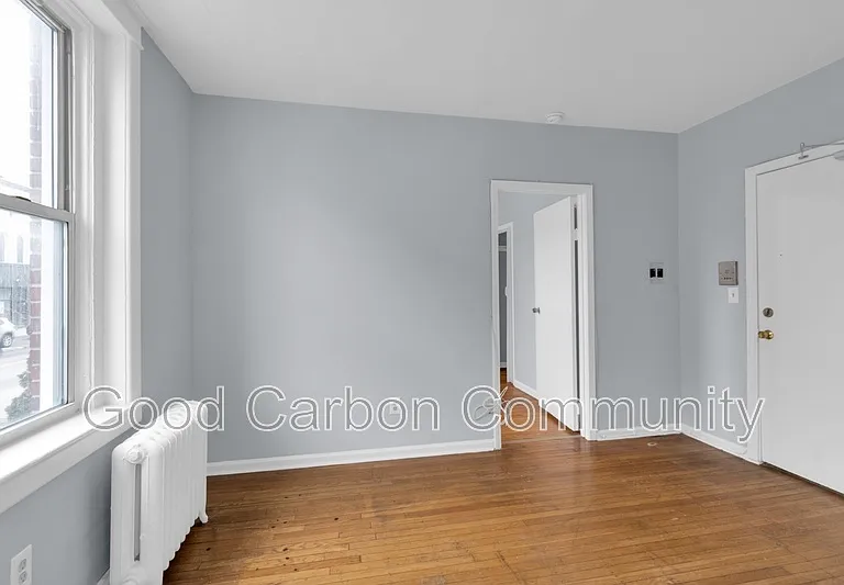131 Allen St #2 — Photo 1