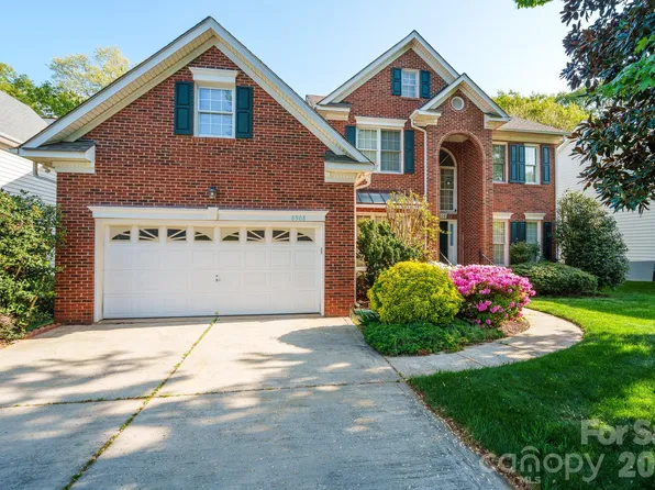 8908 Leinster Dr, Charlotte, NC 28277