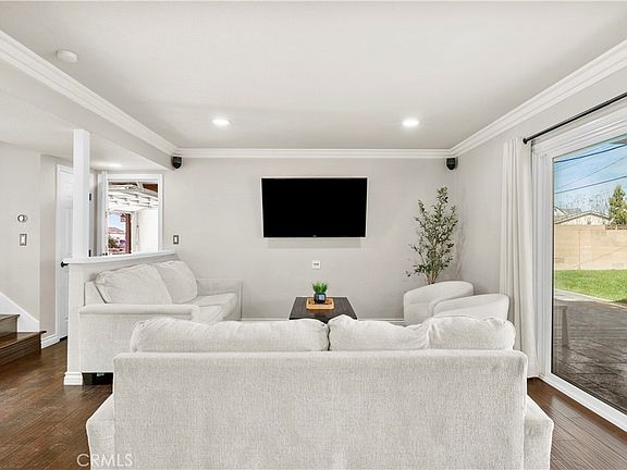 4th image of 2095 Morley St