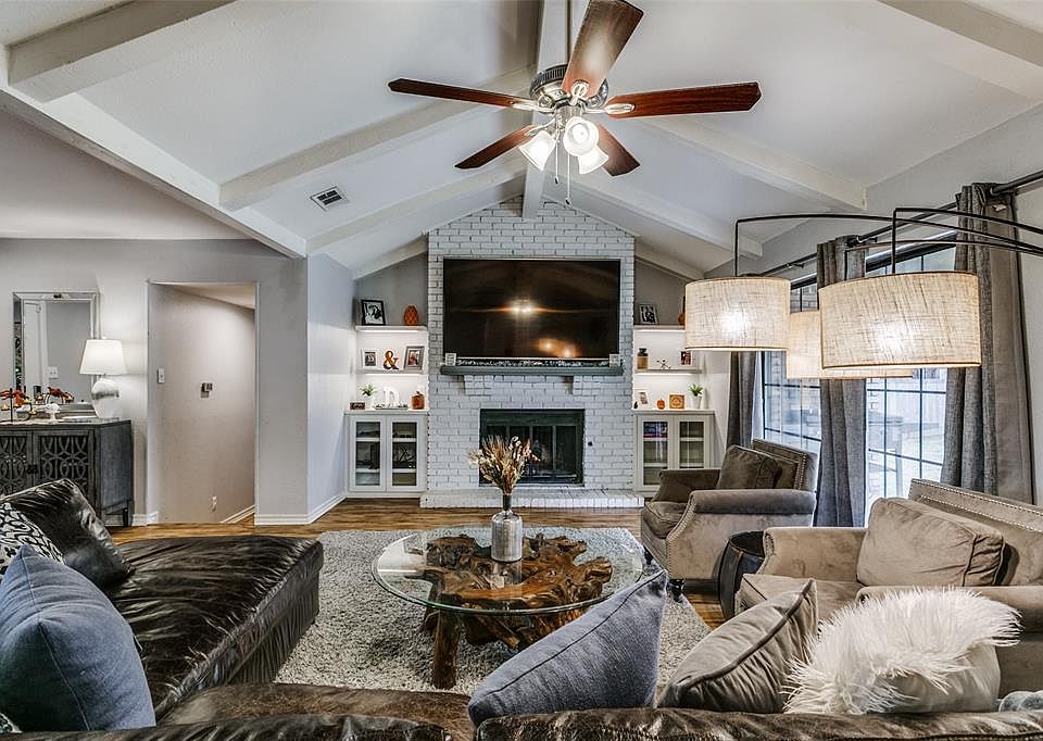 1st image of 206 Stone Canyon Dr