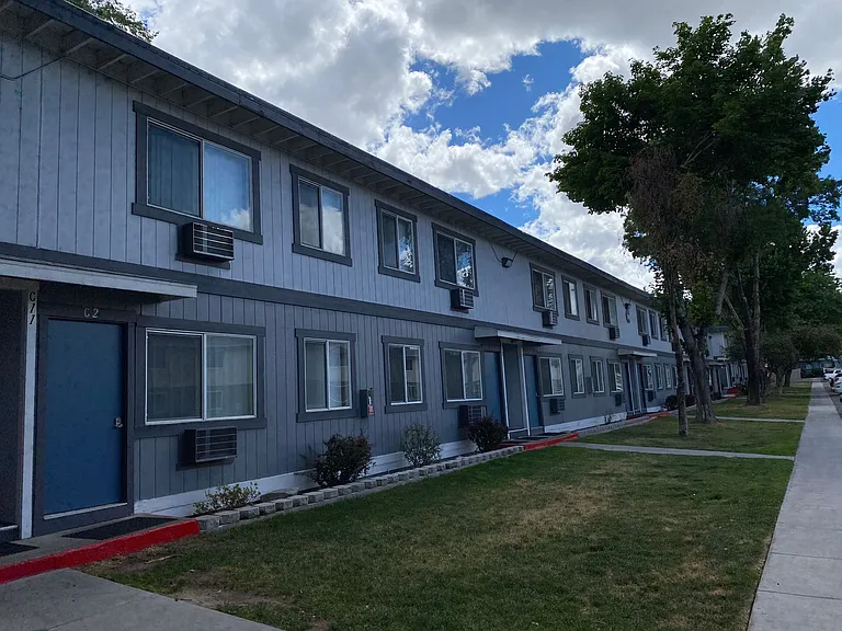 Mountain Vista Apartments — Photo 2
