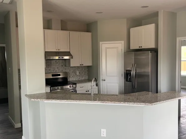 604 MUSTANG CIRCLE, Nixon, TX 78140