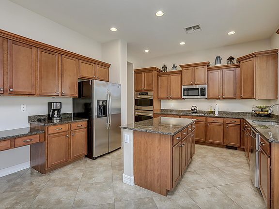 5th image of 5902 S Joslyn Ln
