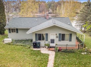 6596 W Shore Dr, Weidman, MI 48893