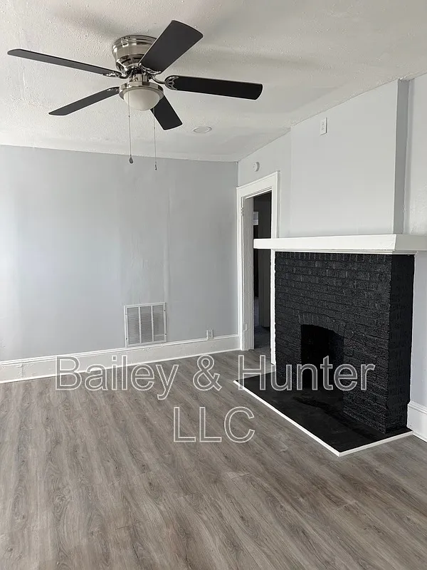 2 bed, 1.0 bath, 1086 sqft, $1,300 — Photo 4