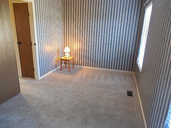 4th image of 2206 Fayhill Dr