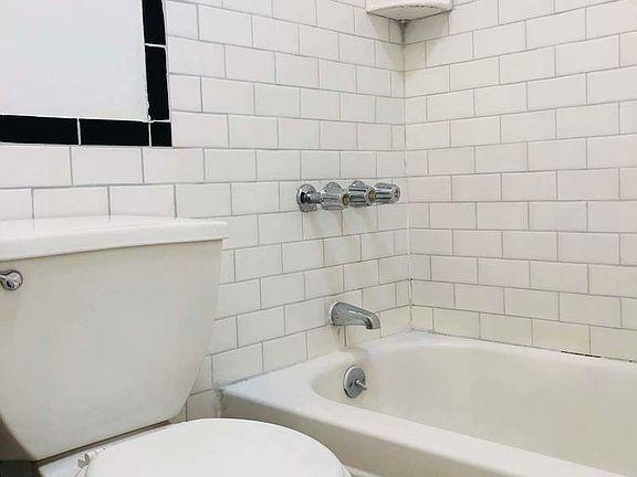 4th image of 206 E 32nd St #2ER