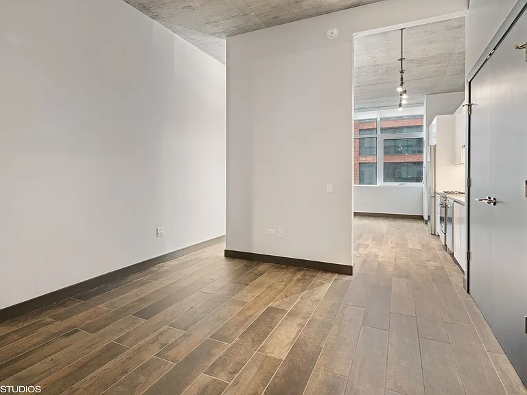 171 N Aberdeen St #1005 — Photo 4