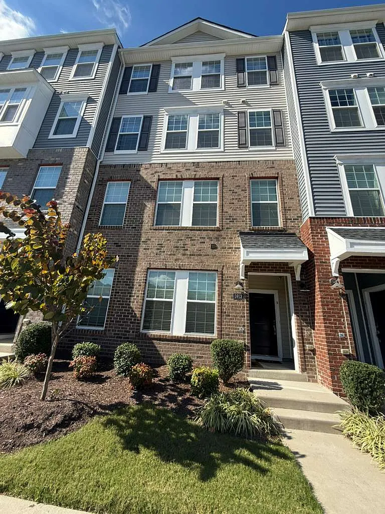 5912 Whitehurst Ln ,Unit B, Richmond, VA 23227 — Photo 1