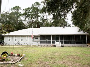 10 Patricia Rd, Yankeetown, FL 34498