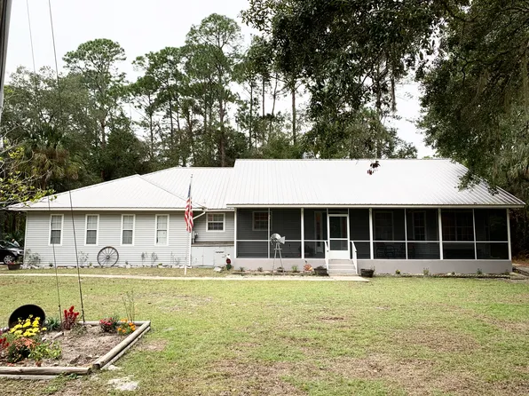 10 Patricia Rd, Yankeetown, FL 34498