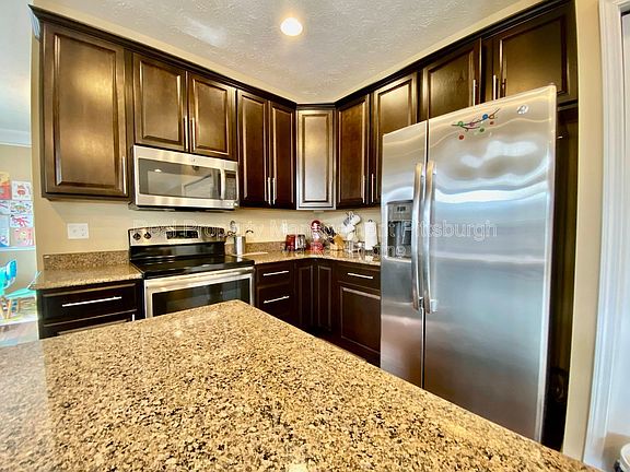 4th image of 449 Beech Dr