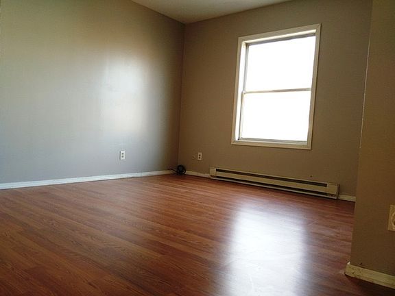 3rd image of 247 Pine St