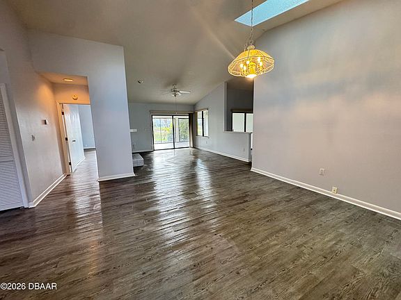 4th image of 1921 Sprucewood Way