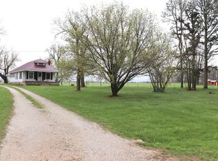 1671 State St, Seymour, MO 65746