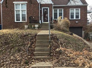 3071 Andover Dr, Saint Louis, MO 63121