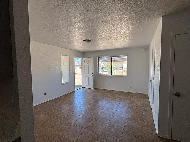 2700 W Shauna Dr — Photo 6