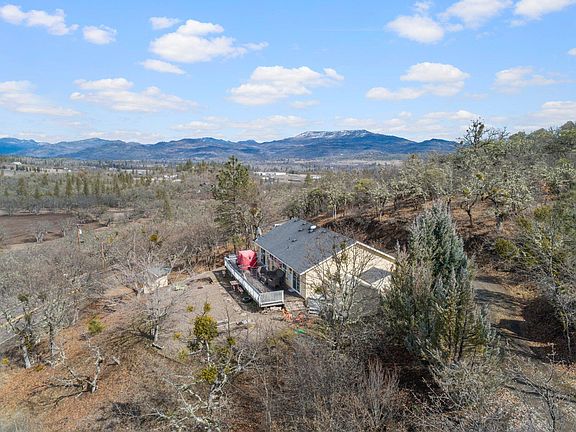 5th image of 807 Ironwood Dr