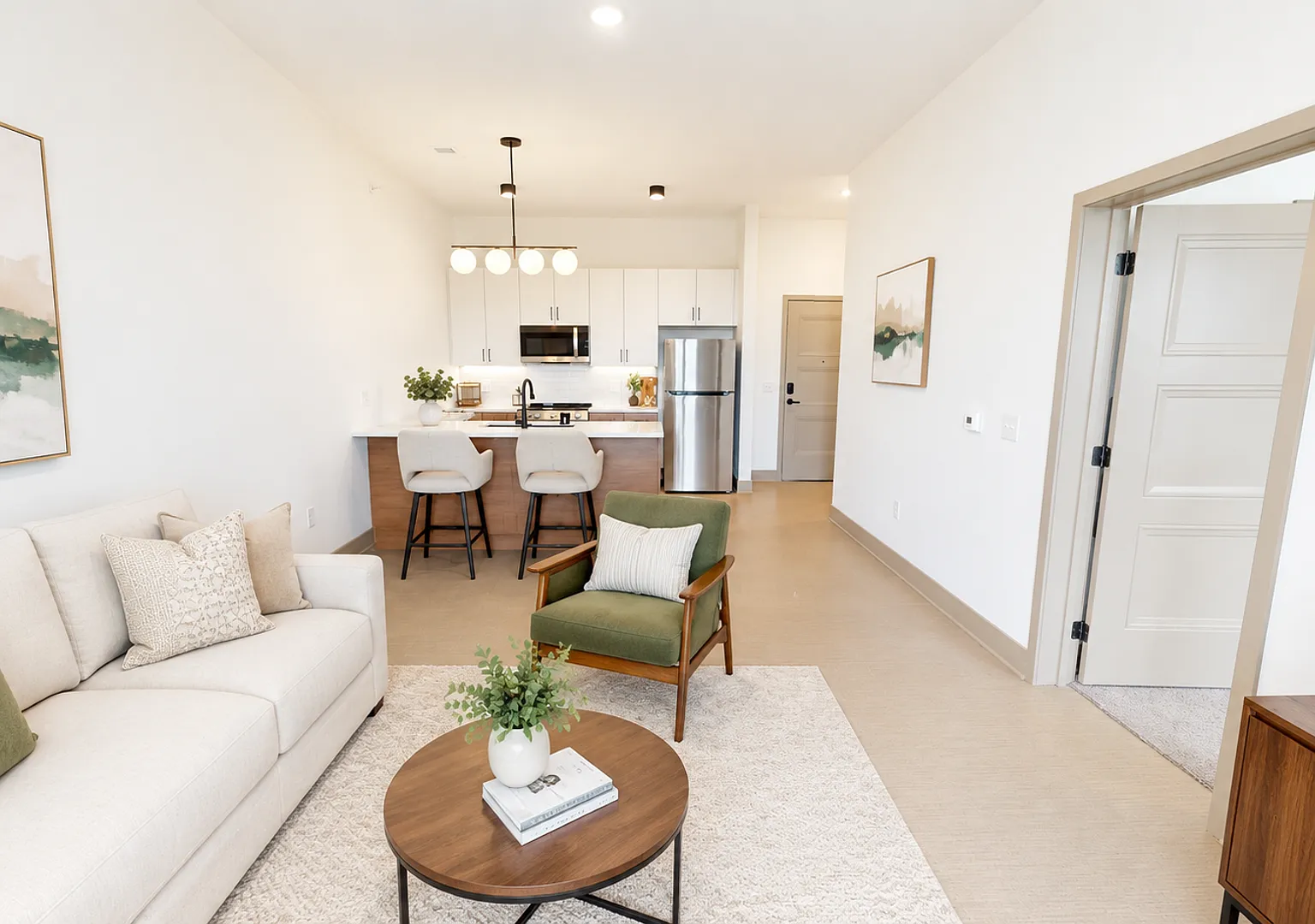 120 On Oak Luxury Apartments — Photo 4