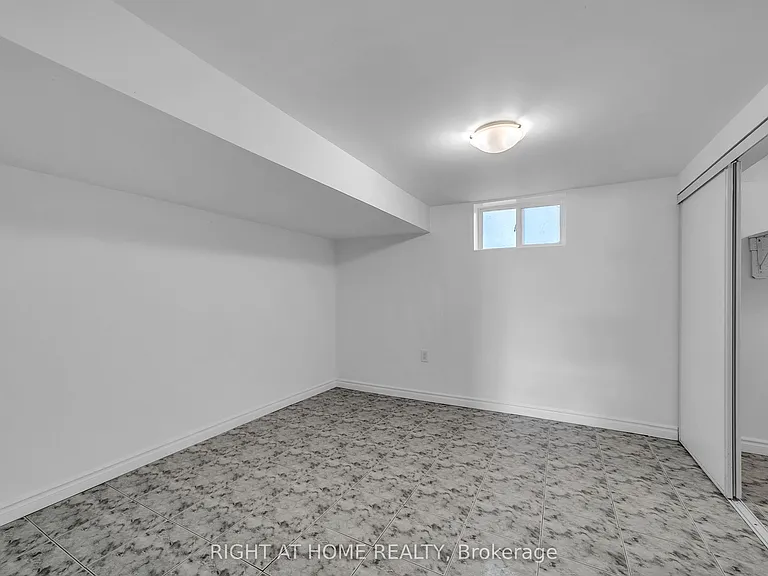 303 Blue Grass Blvd — Photo 5