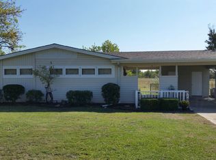 518 E Pace St, Frost, TX 76641