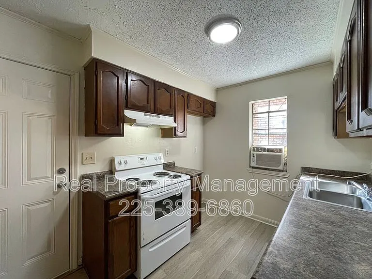 750 Hospital Rd #O-4 — Photo 3
