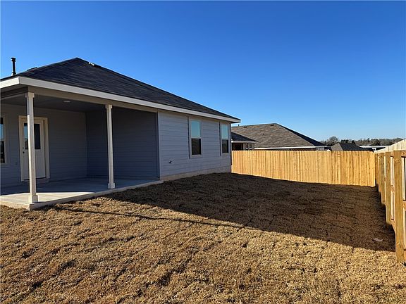 4th image of 1708 Robinson Dr