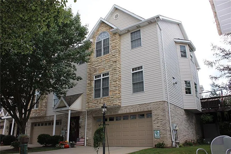 706 Imperial Dr photo 1