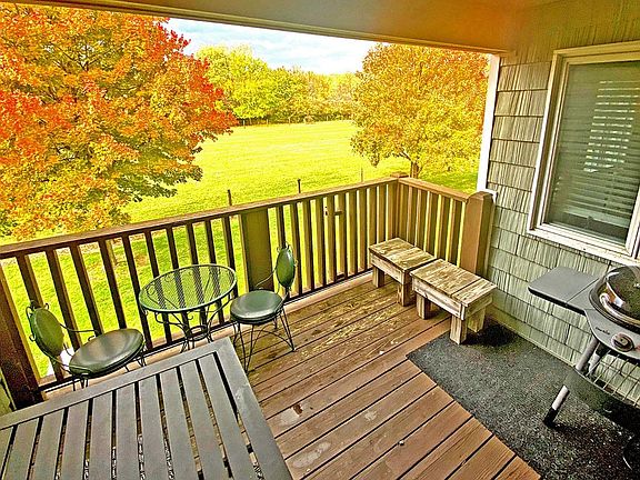 5th image of 111 W Lakeshore Dr #8C