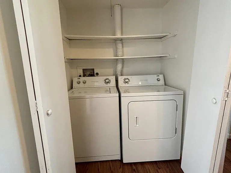 325 Shenandoah Cir — Photo 9