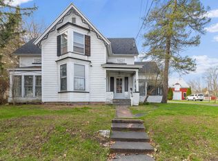 16 Chapel St, Canton, NY 13617