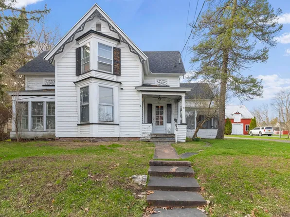 16 Chapel St, Canton, NY 13617